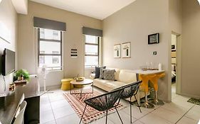 Lovely Rosebank 1-Bedroom Condo With Pool & Cinema
